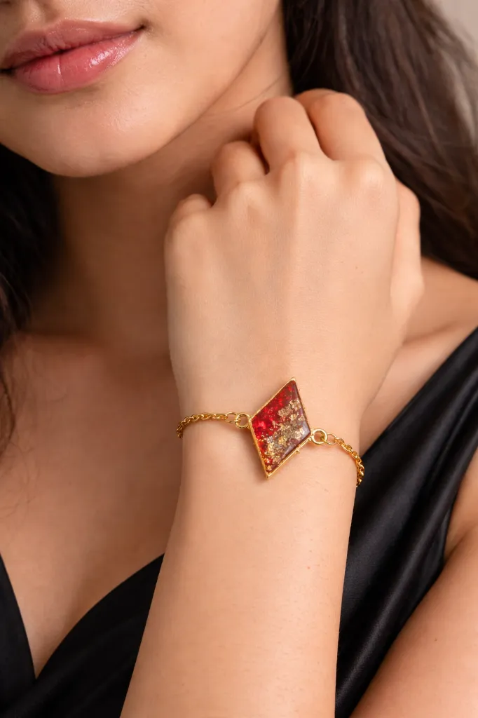 Quadrilateral Red & Golden Resin Bracelet 8.webp