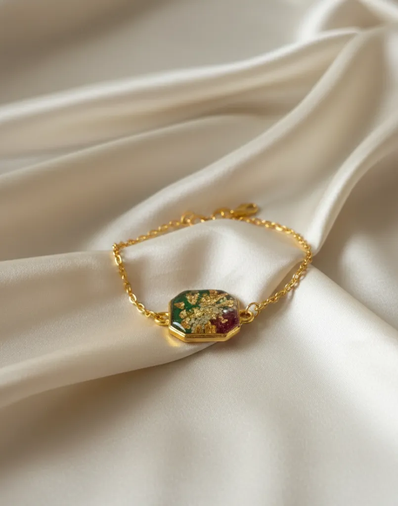 Handcrafted Resin Bracelet with Golden Chain - Hexagonal Shaped 9.webp