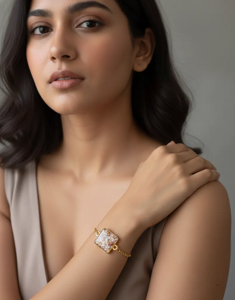 Handcrafted Resin Bracelet with Golden Chain 9.webp