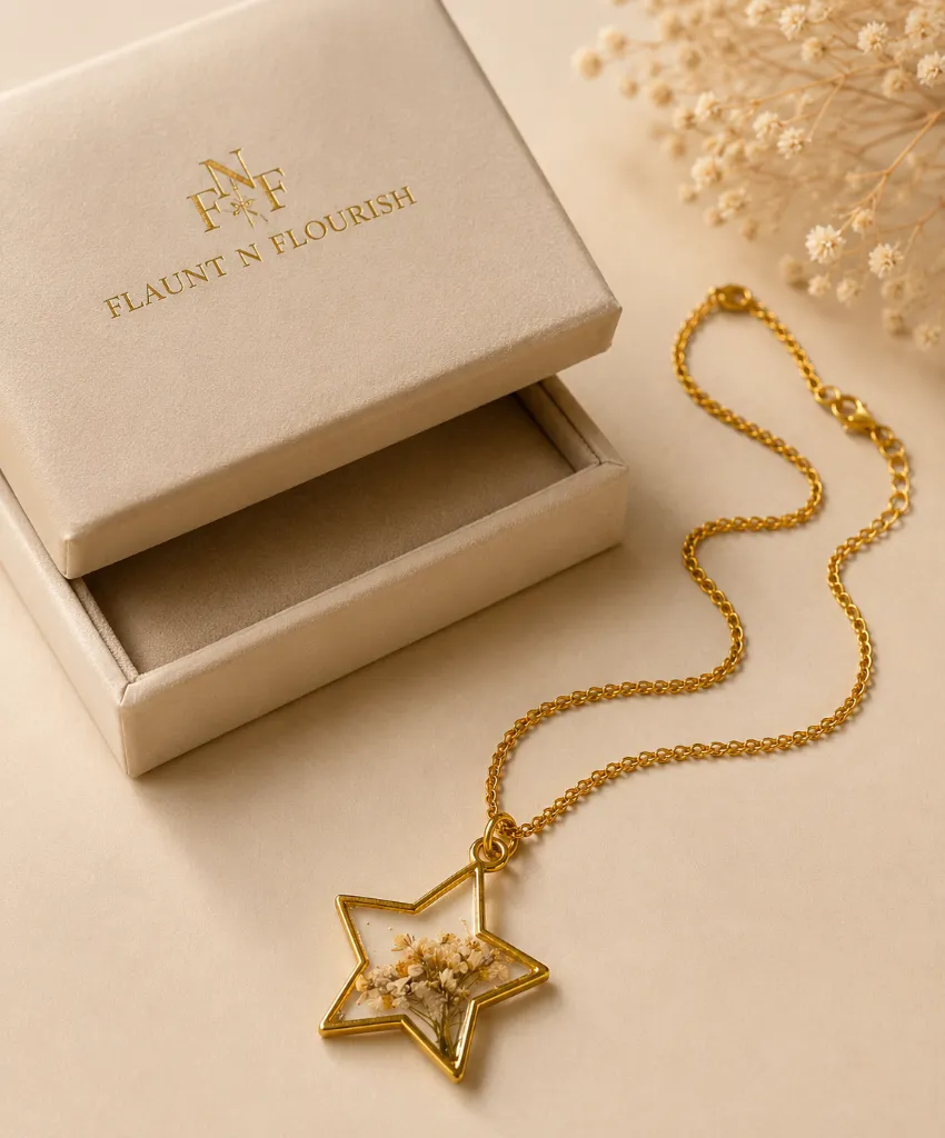 Handcrafted Dried Flower Star Resin Pendant Necklace 9.webp