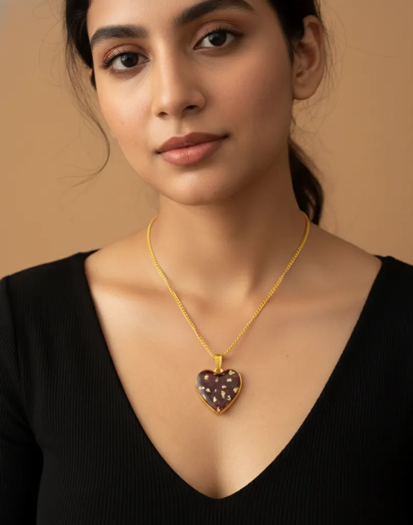 Red & Golden Heart-shaped Resin Necklace 11.webp